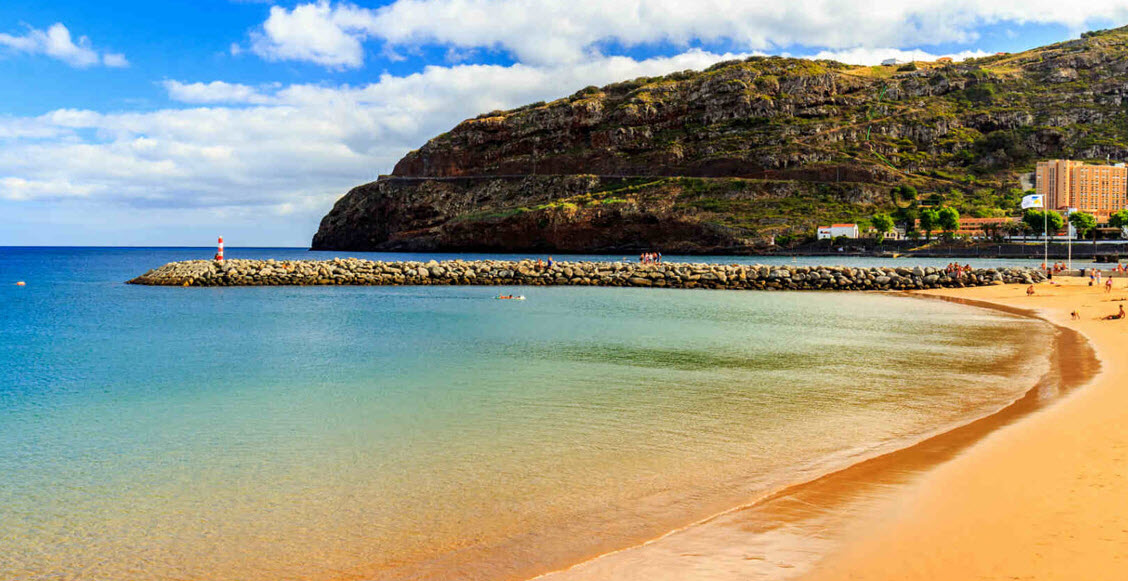 Praia de Machico, Rua do Leiria, Portugal